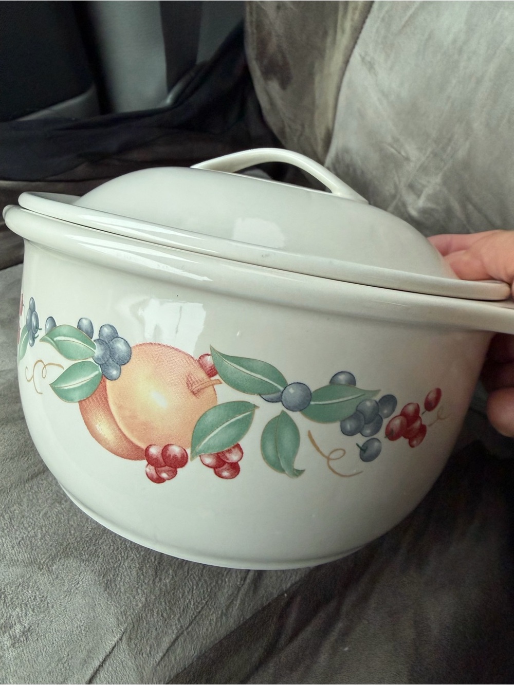 Corelle abundance 1-1/2 qt. Ceramic Covered Casserole dish!
